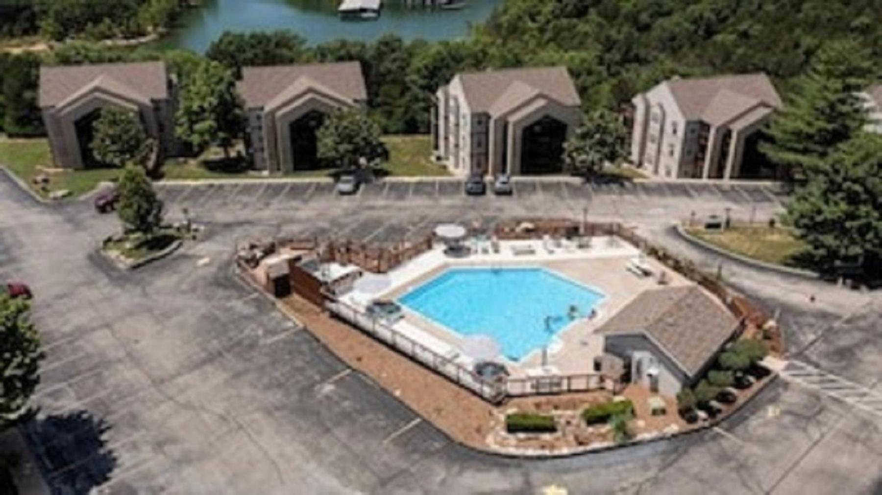 Beautiful Branson Getaway-Next To Silver Dollar City &Tablerock-Family Amenities Exterior photo